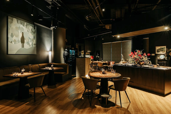 Best Park in SG: Michelin-starred Labyrinth redefines Singapore cuisine with local flavours and modern creativity.