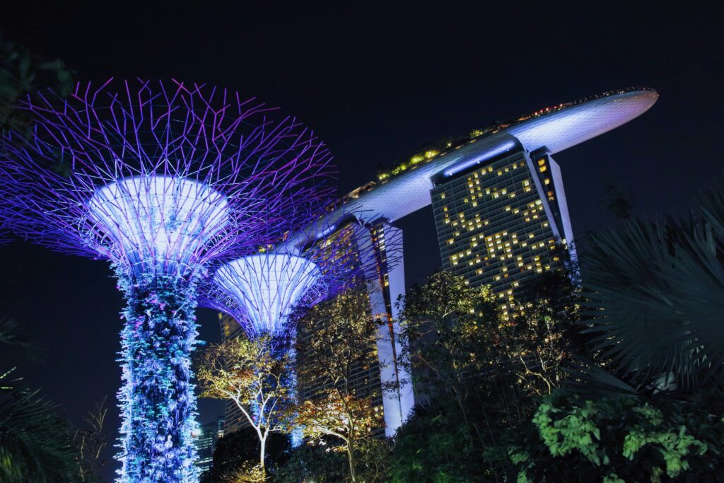 Singapore Accommodation Guide : Luxury hotel stay with panoramic views of Marina Bay