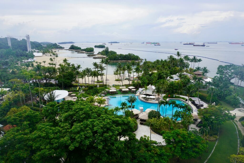Singapore Food Guide : Sentosa Island as a must-visit attraction with theme parks and skyline views
