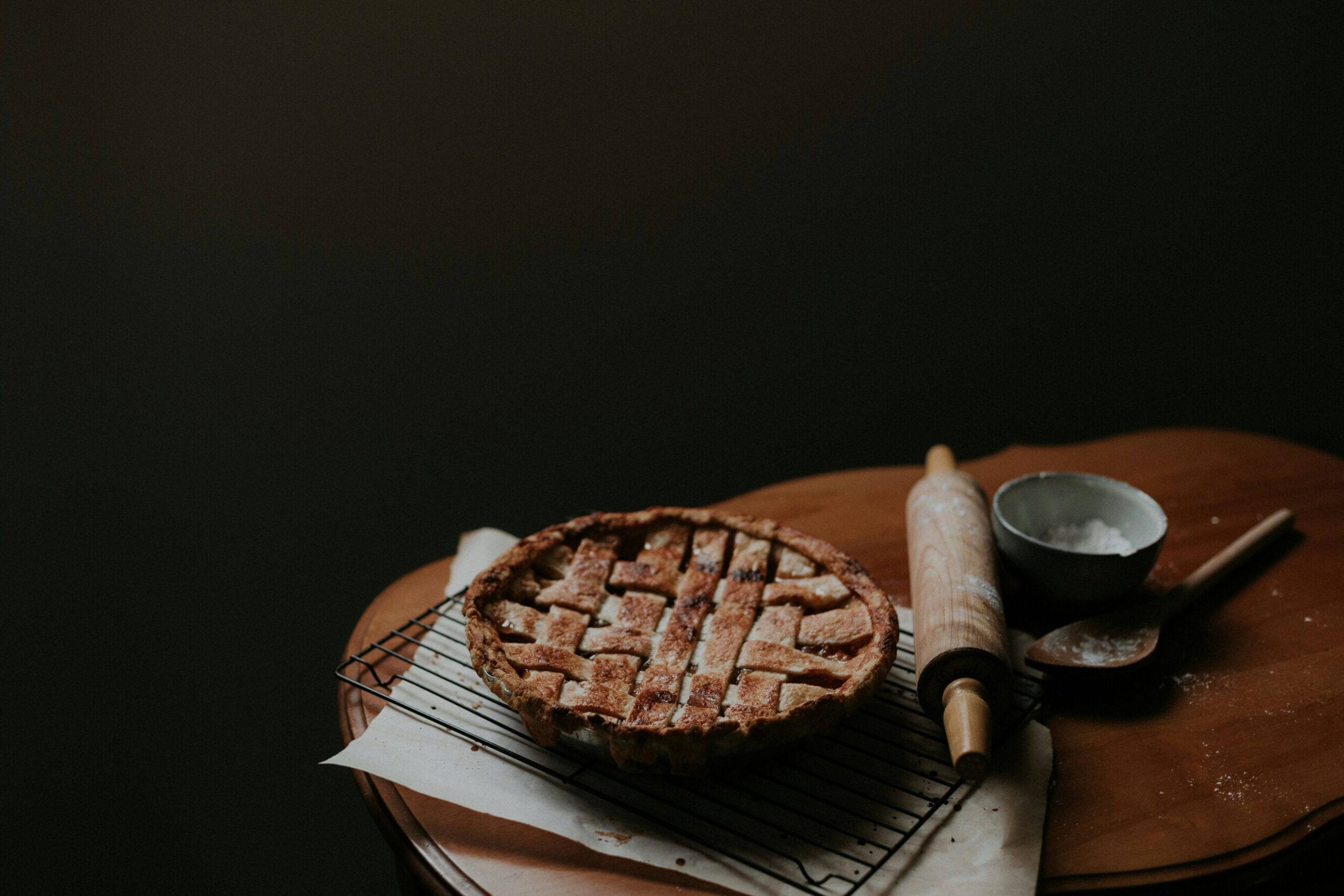 Secret Supper Clubs : An exclusive supper setting with artisanal food, and a touch of mystery in the atmosphere.