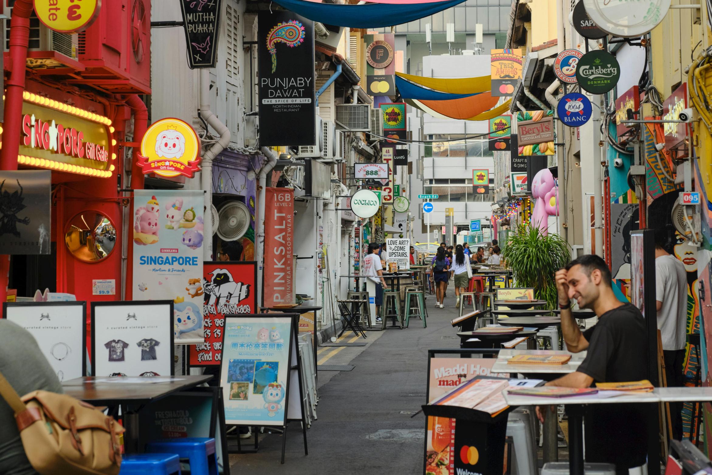 Food Plaza Singapore: Where Singapore Eats Between Errands and Evenings